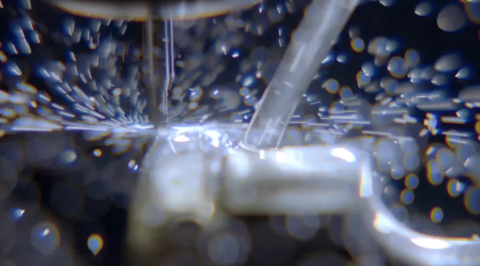 Usinagem CNC de 5 eixos para o acabamento integral da caixa em 360°